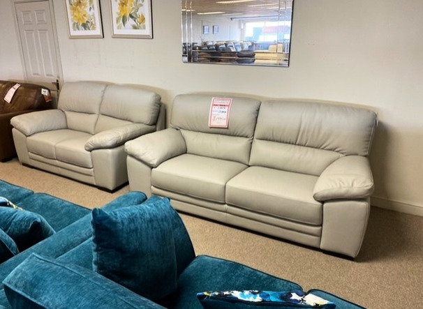 MAX 3 SEATER AND 2 SEATER STONE CREAM £1499 (SWANSEA SUPERSTORE)