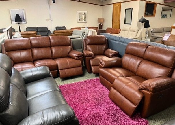 HOBART ELECTRIC RECLINER 3 SEATER, 2 SEATER AND CHAIR TAN £2999 (SWANSEA SUPERSTORE)
