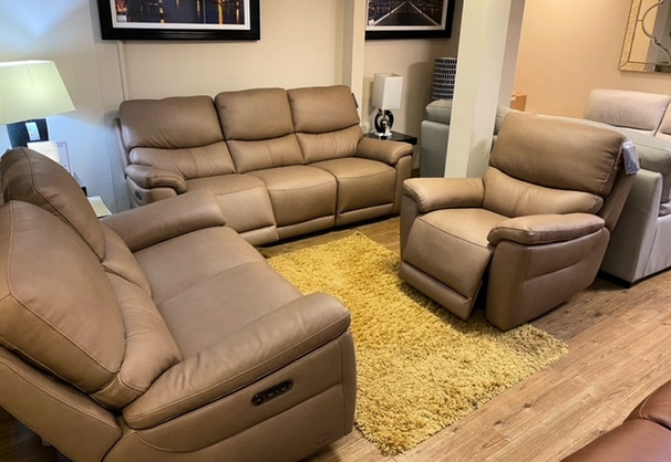 SANTA CRUZ ELECTRIC RECLINER 3 SEATER, 2 SEATER AND CHAIR SAND £2999 (SWANSEA SUPERTSORE)