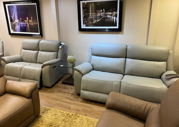 BRISBANE ELECTRIC RECLINER 3 SEATER AND  2 SEATER  LIGHT GREY £2099 (SWANSEA SUPERSTORE)