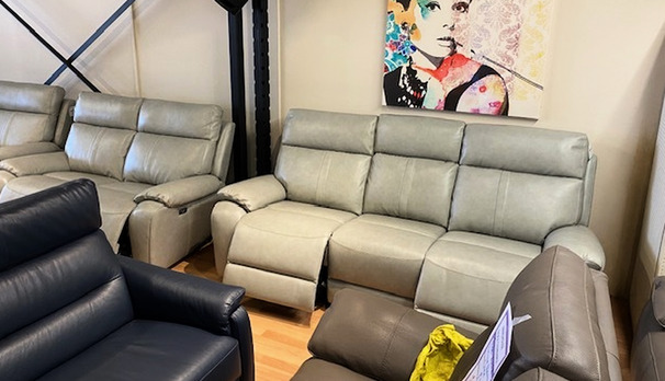 LANDBOND ELECTRIC RECLINER 3 SEATER AND 2 SEATER LIGHT GREY £1999 ( SWANSEA SUPSERSORE)