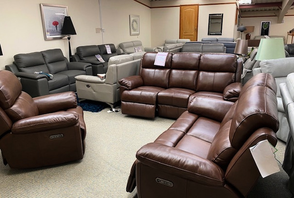 HOBART ELECTRIC RECLINER 3 SEATER, 2 SEATER AND CHAIR BROWN £2499 (SWANSEA SUPERSTORE)