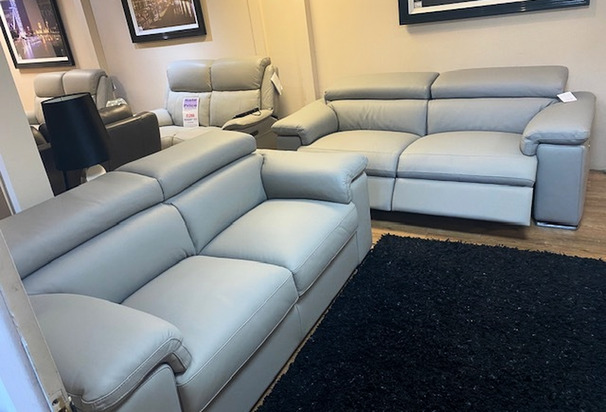 TANCREDI SORRENTO ELECTRIC RECLINER 3 SEATER AND 2 SEATER GREY £3499 (SWANSEA SUPERSTORE)