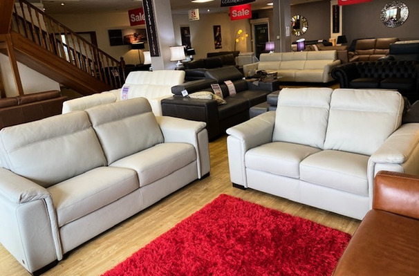 TANCREDI SUEZ 3 SEATER AND 2 SEATER STONE HIDE £1999 (SWANSEA SUPERTSORE)