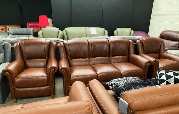 GRADI RIMINI 3 SEATER AND 2 CHAIRS  ANTIQUE BROWN £1999 (SWANSEA SUPESTORE)